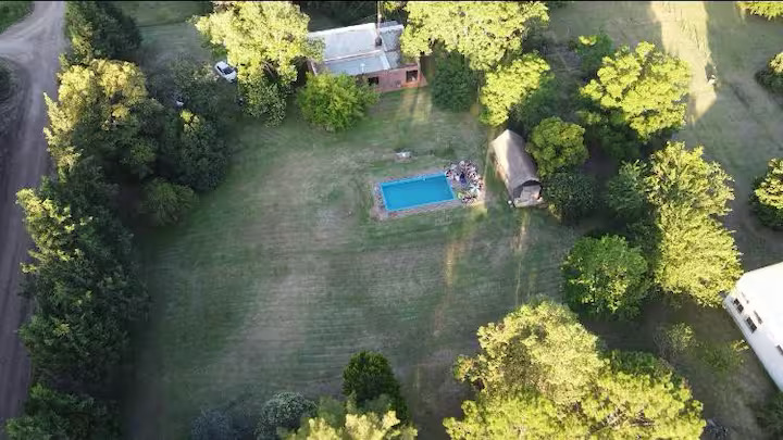 Gran Quinta en Mercedes con piscina con capacidad hasta 8 personas
